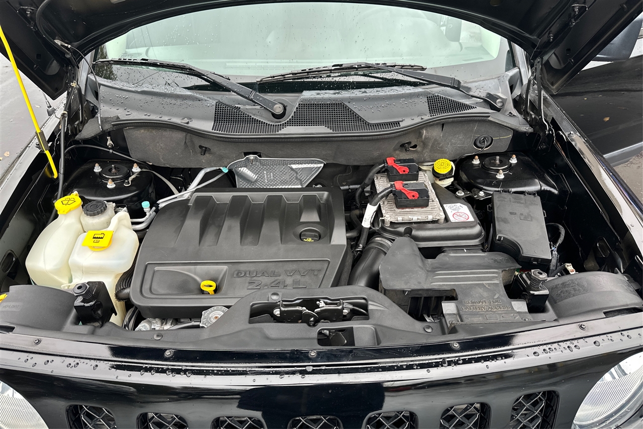 Jeep Patriot Sport 4D SUV FWD 2015 Jeep Patriot Sport 4D SUV FWD 2015