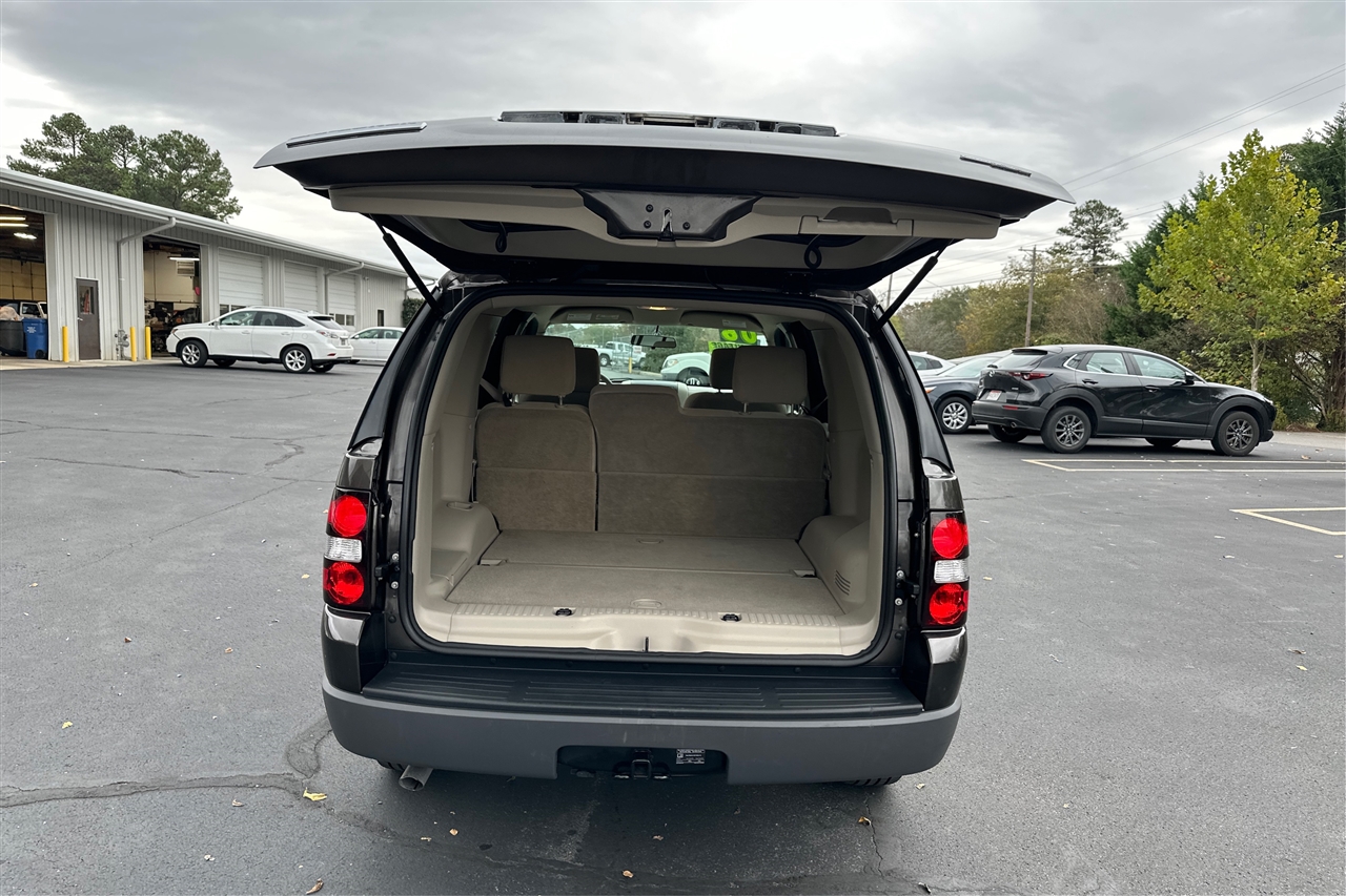 Ford Explorer XLS 4D SUV 4WD 2006 Ford Explorer XLS 4D SUV 4WD 2006