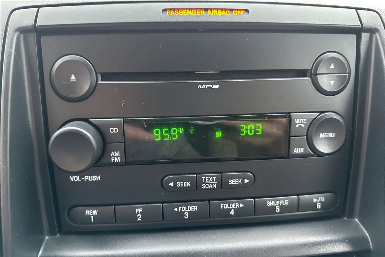 Ford Explorer XLS 4D SUV 4WD 2006 Ford Explorer XLS 4D SUV 4WD 2006