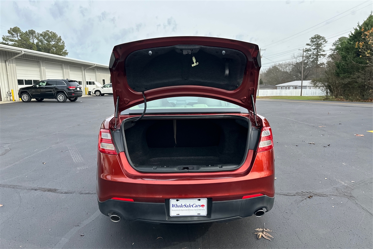 Ford Taurus SE 4D Sedan 2014