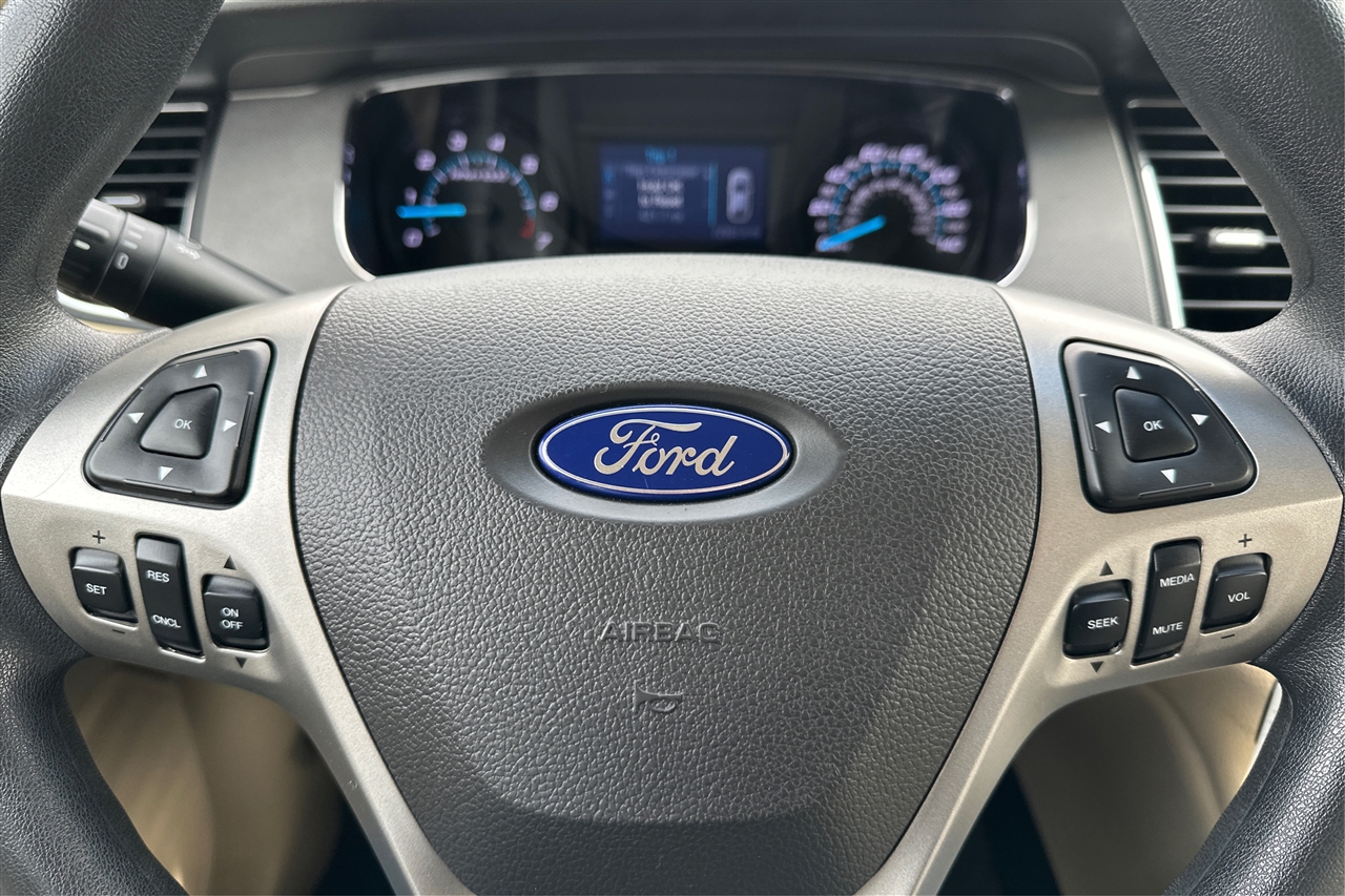 Ford Taurus SE 4D Sedan 2014