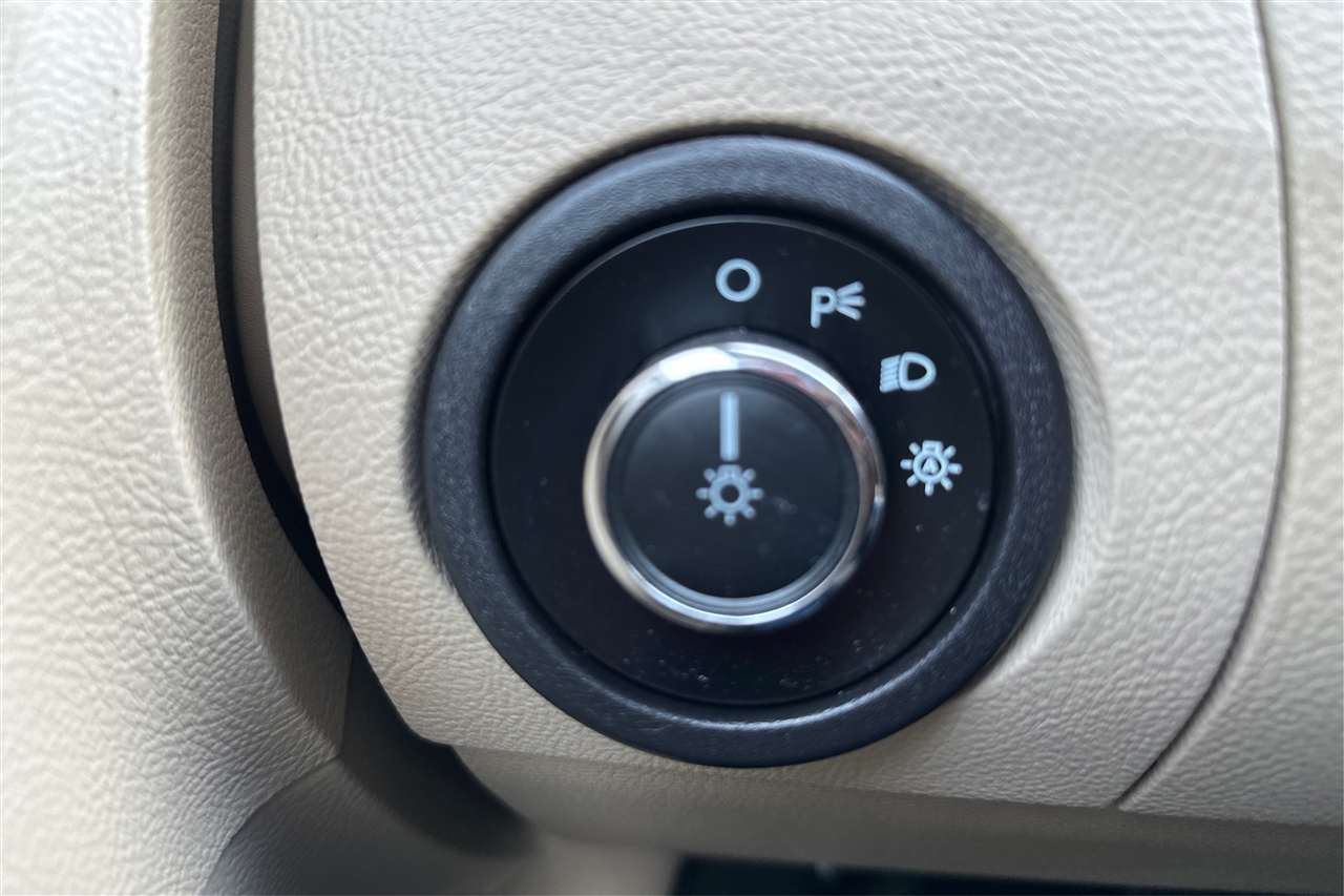 Ford Taurus SE 4D Sedan 2014