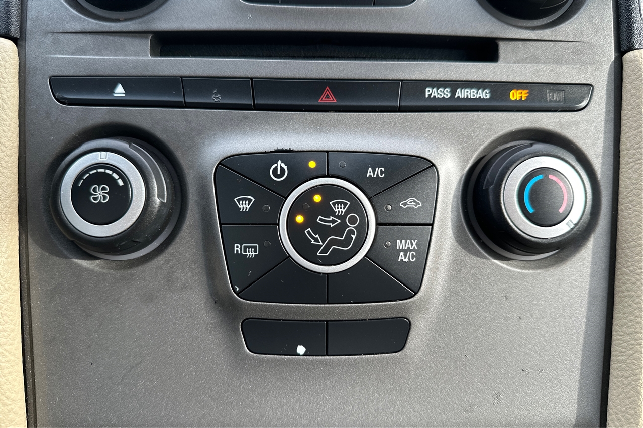 Ford Taurus SE 4D Sedan 2014