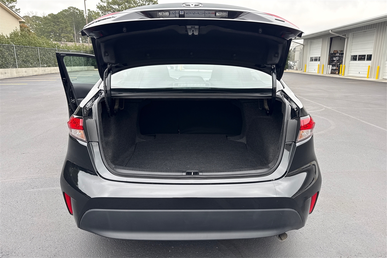 Toyota Corolla LE 4D Sedan 2025