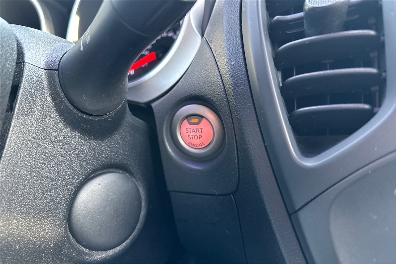 Nissan Juke S 4D Hatchback 2017