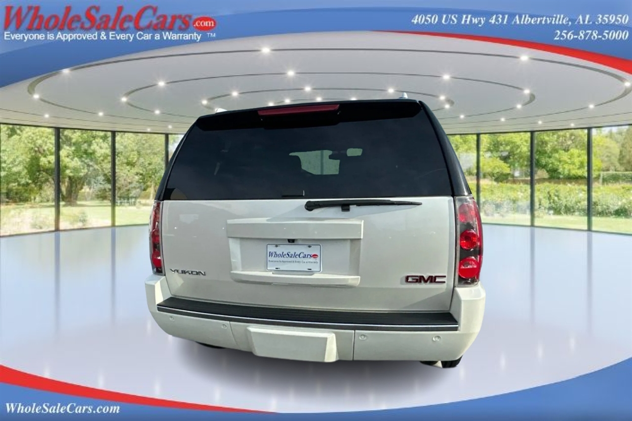 GMC Yukon Denali 4D SUV AWD 2013