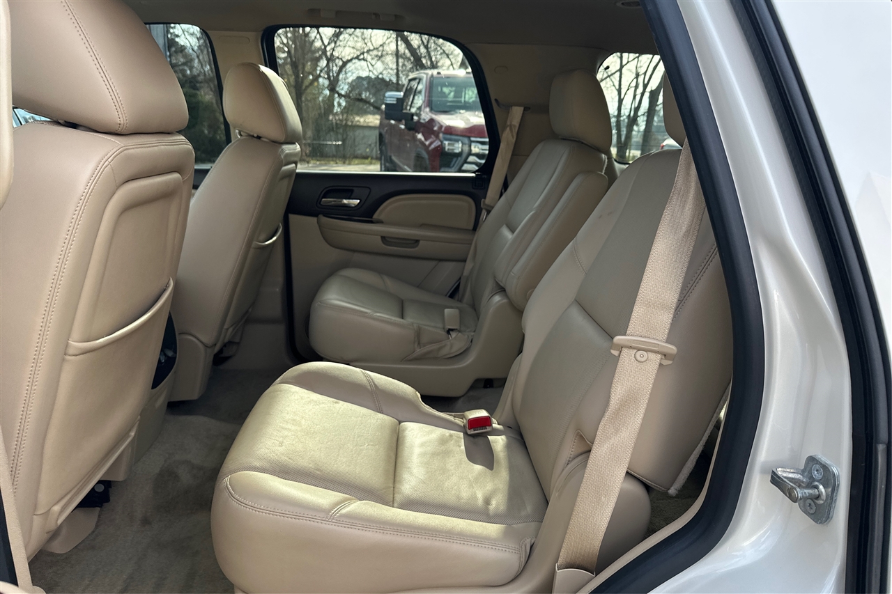 GMC Yukon Denali 4D SUV AWD 2013
