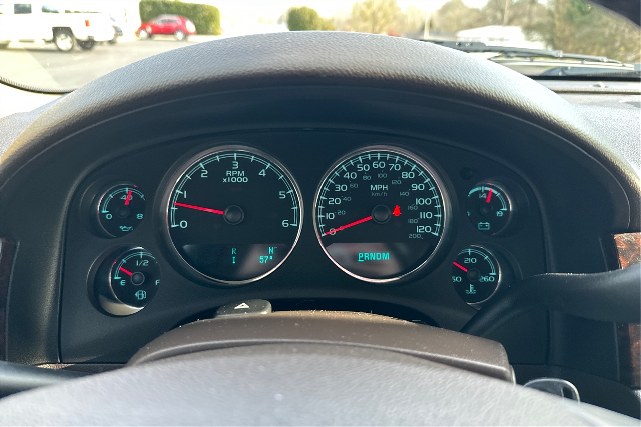 GMC Yukon Denali 4D SUV AWD 2013