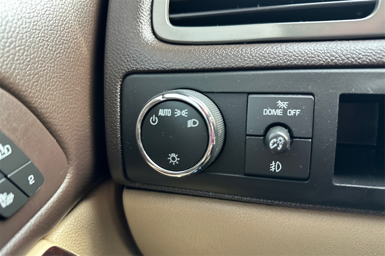 GMC Yukon Denali 4D SUV AWD 2013