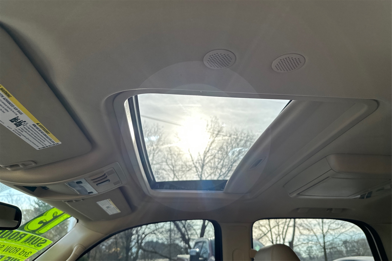 GMC Yukon Denali 4D SUV AWD 2013