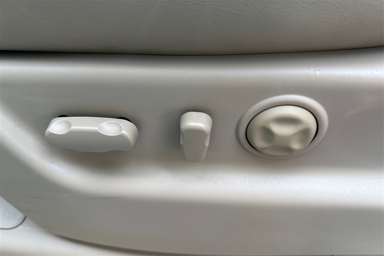 GMC Yukon Denali 4D SUV AWD 2013