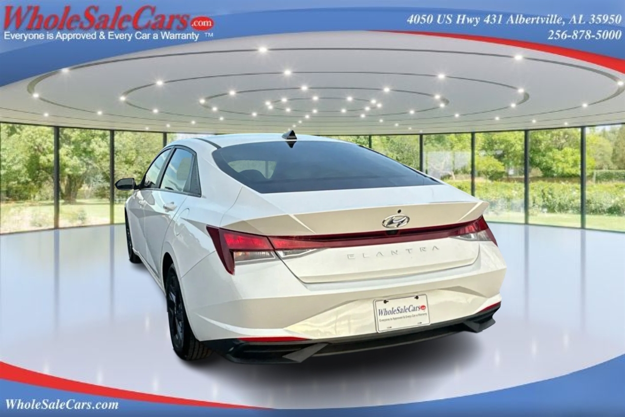 Hyundai Elantra SEL 4D Sedan at 2023