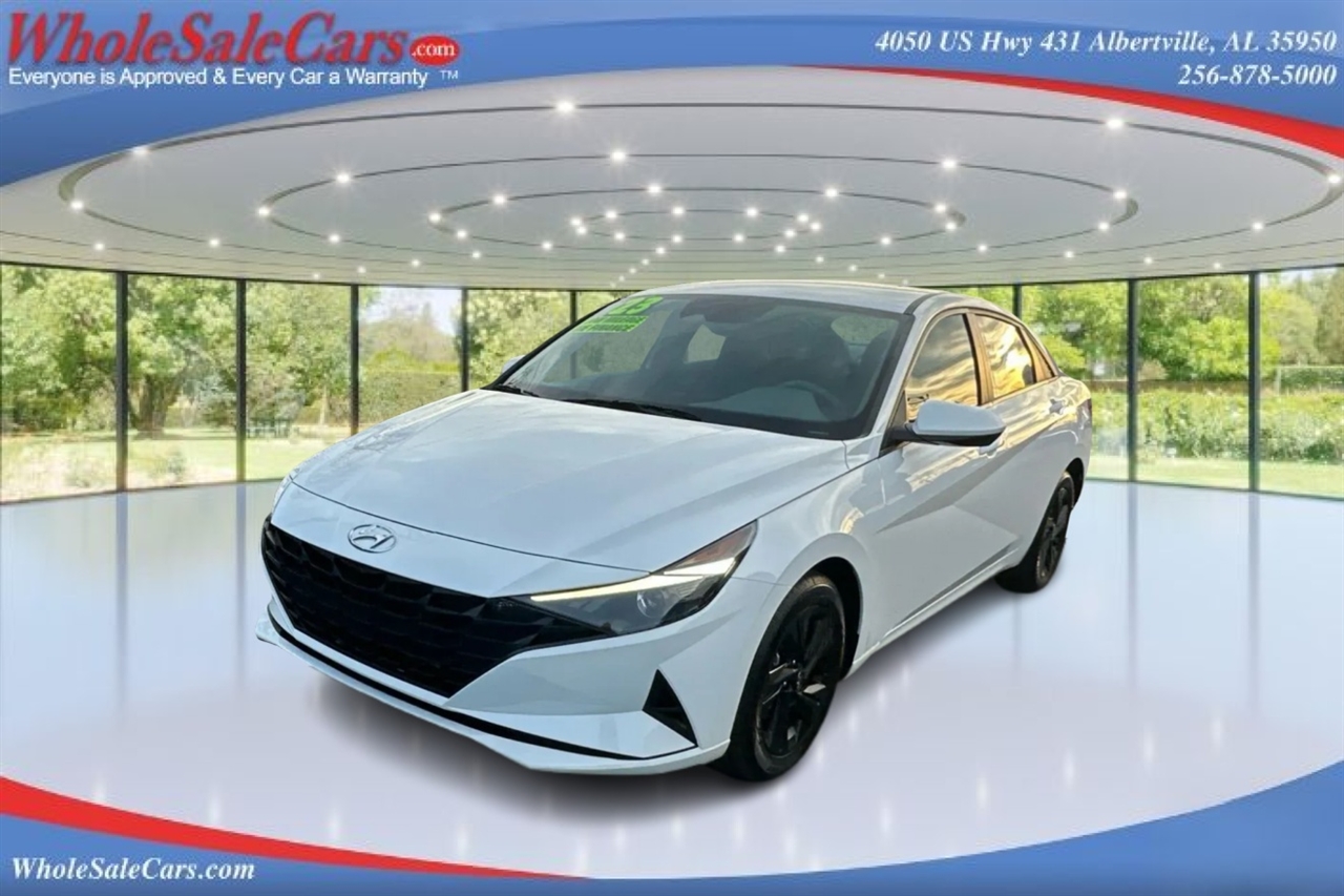 Hyundai Elantra SEL 4D Sedan at 2023