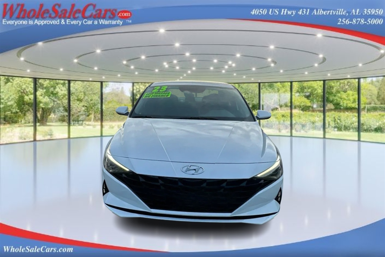 Hyundai Elantra SEL 4D Sedan at 2023