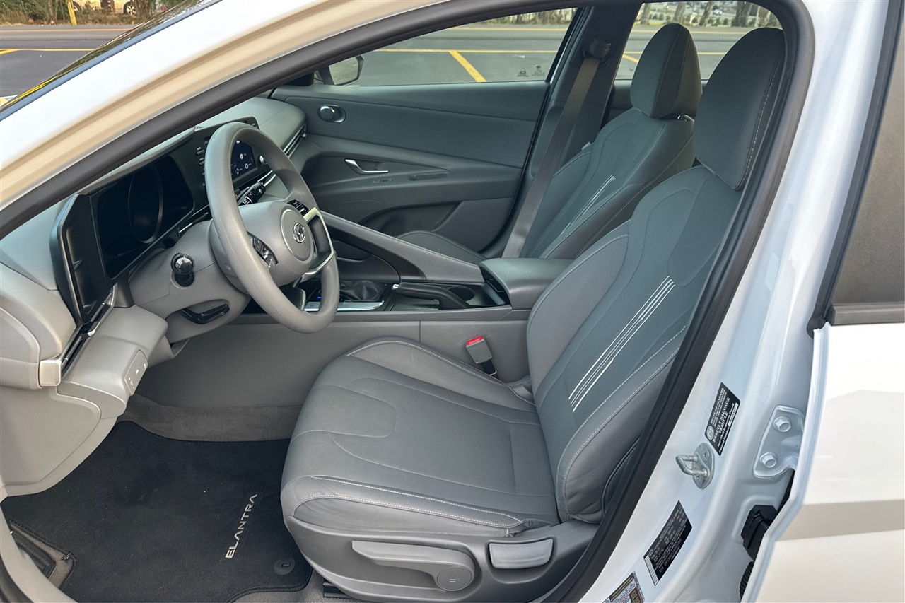 Hyundai Elantra SEL 4D Sedan at 2023