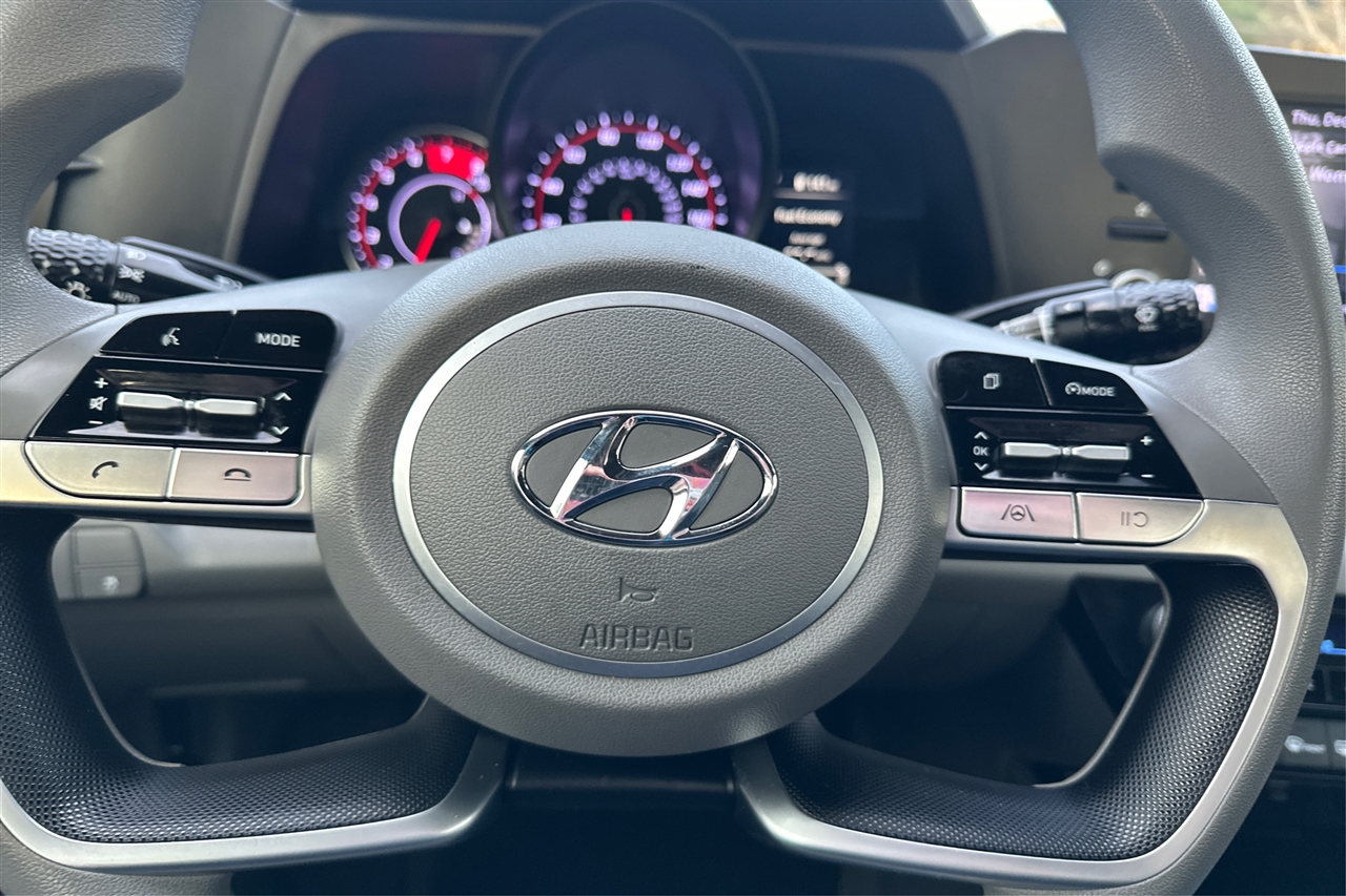 Hyundai Elantra SEL 4D Sedan at 2023