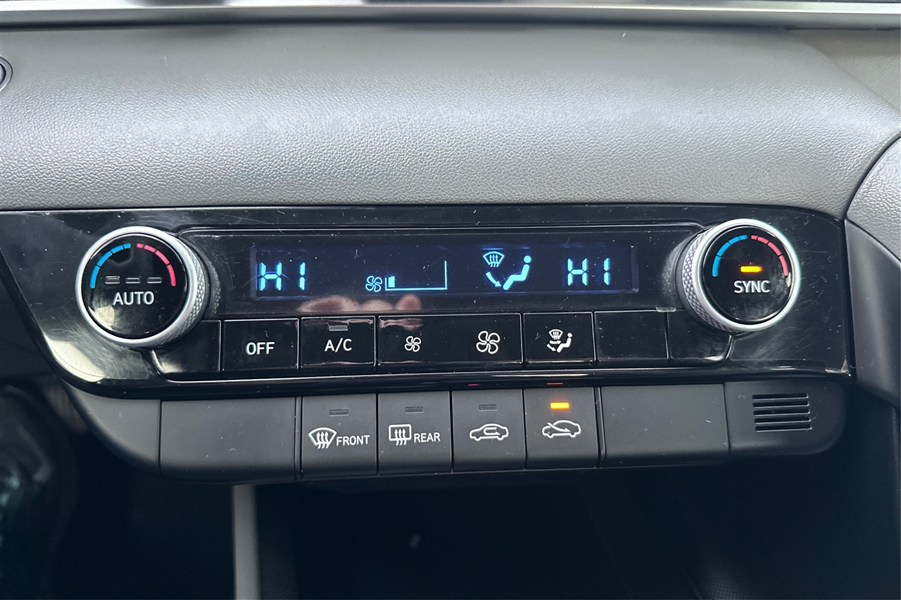 Hyundai Elantra SEL 4D Sedan at 2023