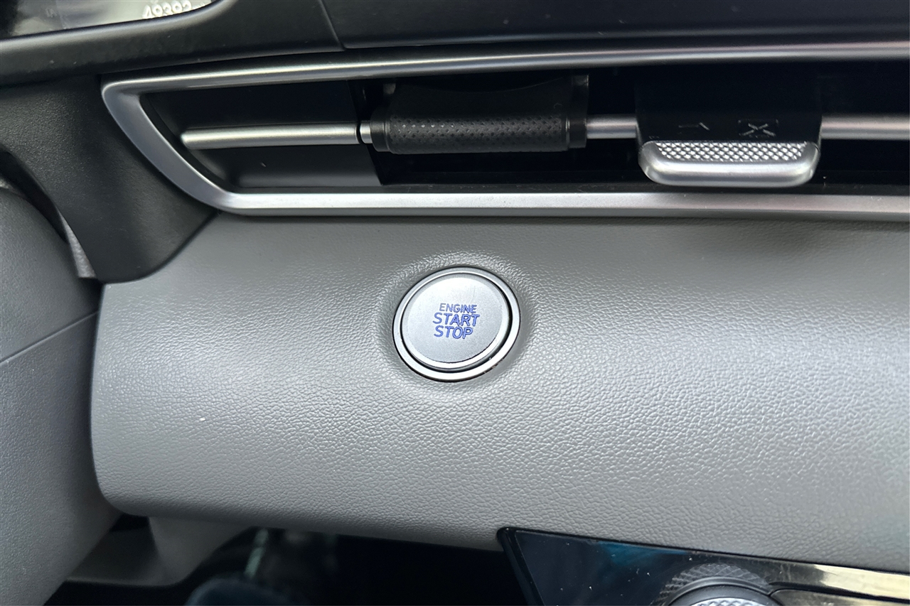 Hyundai Elantra SEL 4D Sedan at 2023