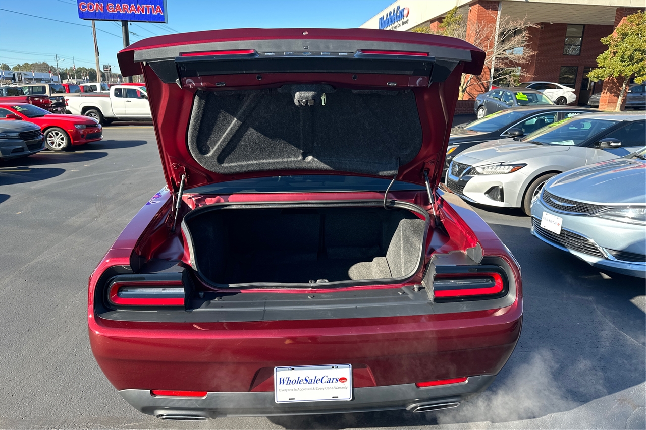 Dodge Challenger SXT 2D Coupe 2020