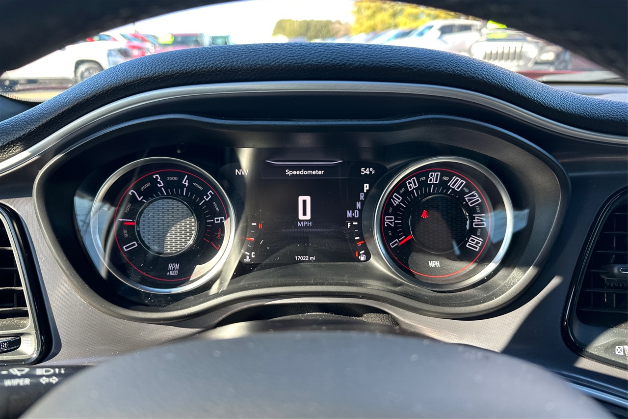 Dodge Challenger SXT 2D Coupe 2020