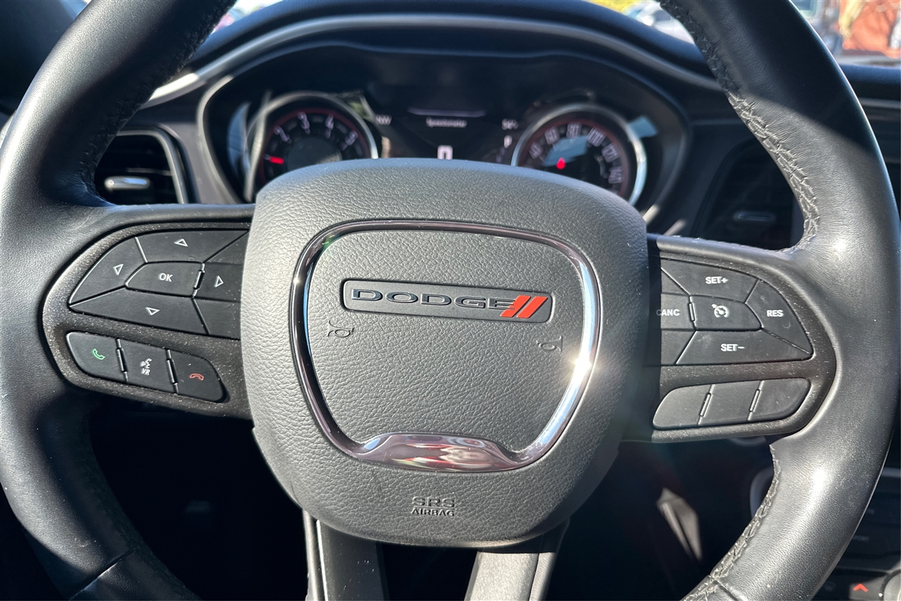 Dodge Challenger SXT 2D Coupe 2020