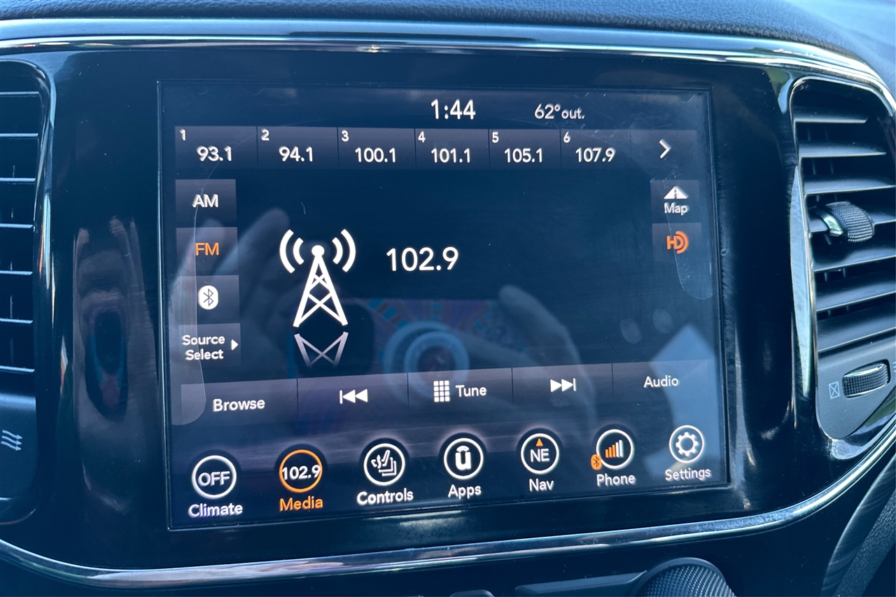 Jeep Grand Cherokee Laredo 4D SUV 4WD 2021