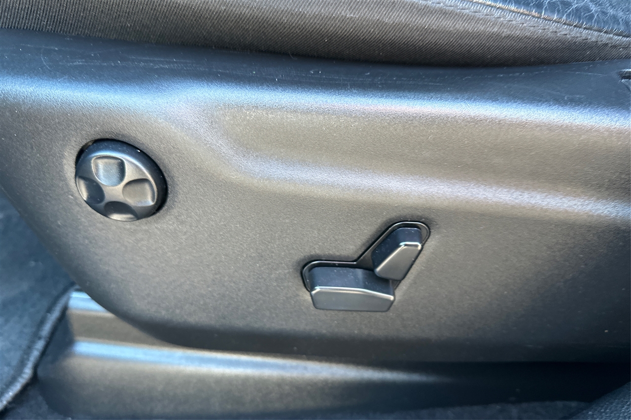 Jeep Grand Cherokee Laredo 4D SUV 4WD 2021