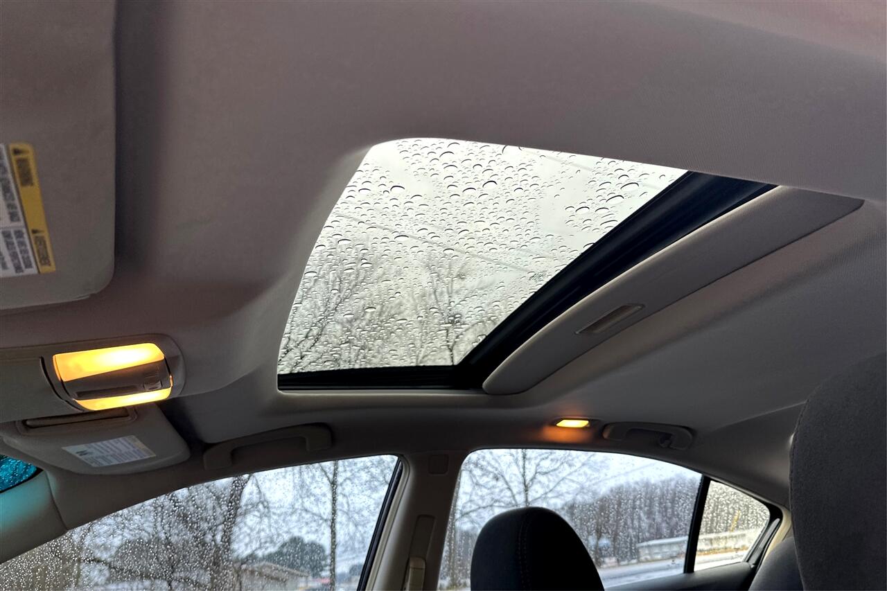 Nissan Maxima S 4D Sedan 2011