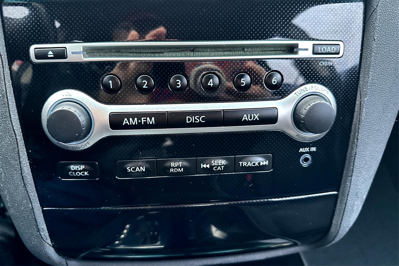 Nissan Maxima S 4D Sedan 2011