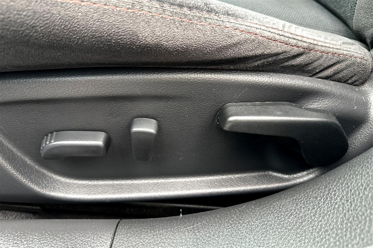 Nissan Maxima S 4D Sedan 2011