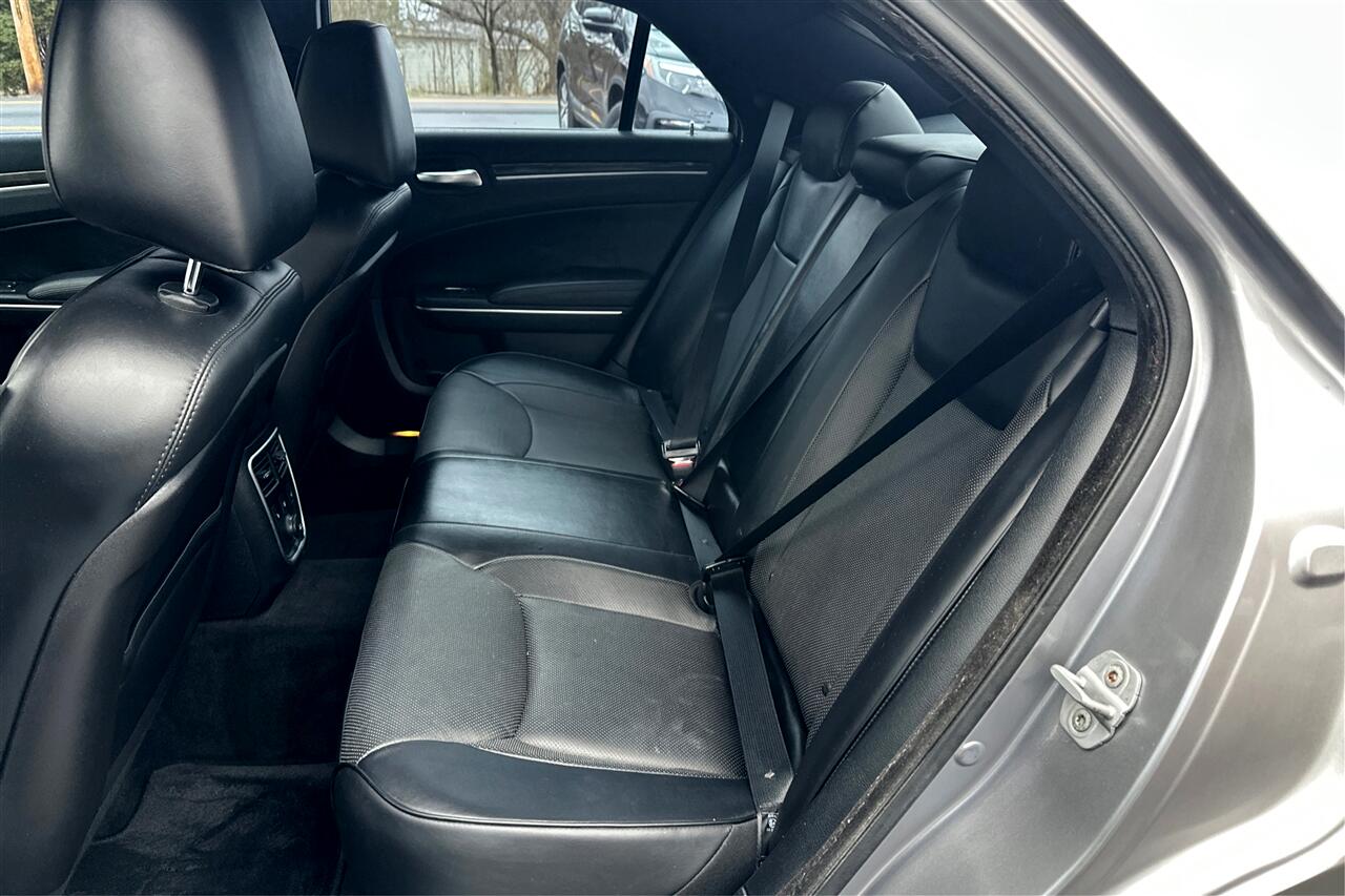 Chrysler 300 C 4D Sedan V6 2013