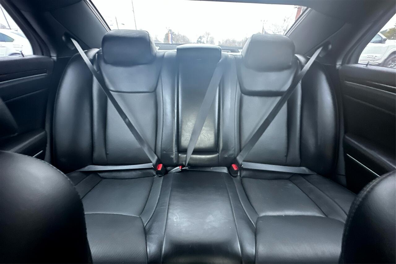 Chrysler 300 C 4D Sedan V6 2013