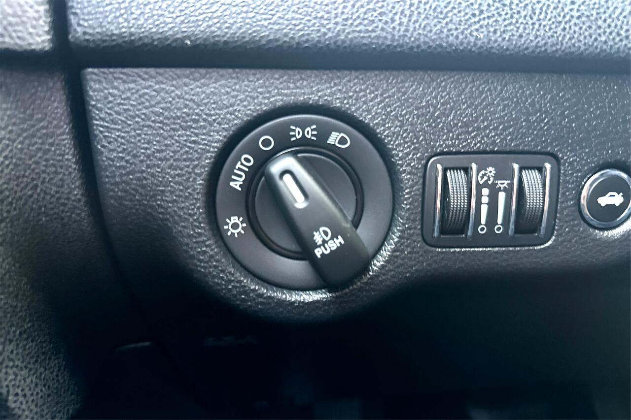 Chrysler 300 C 4D Sedan V6 2013