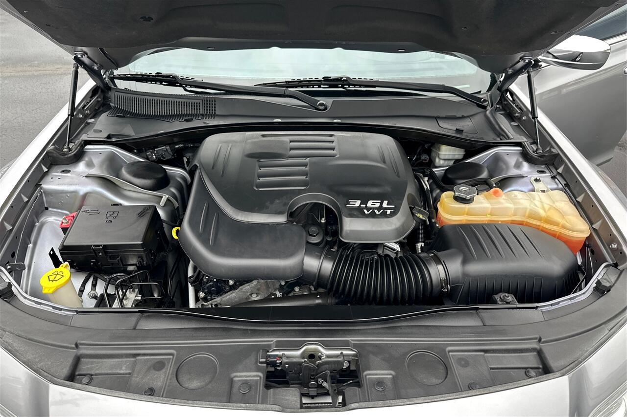 Chrysler 300 C 4D Sedan V6 2013