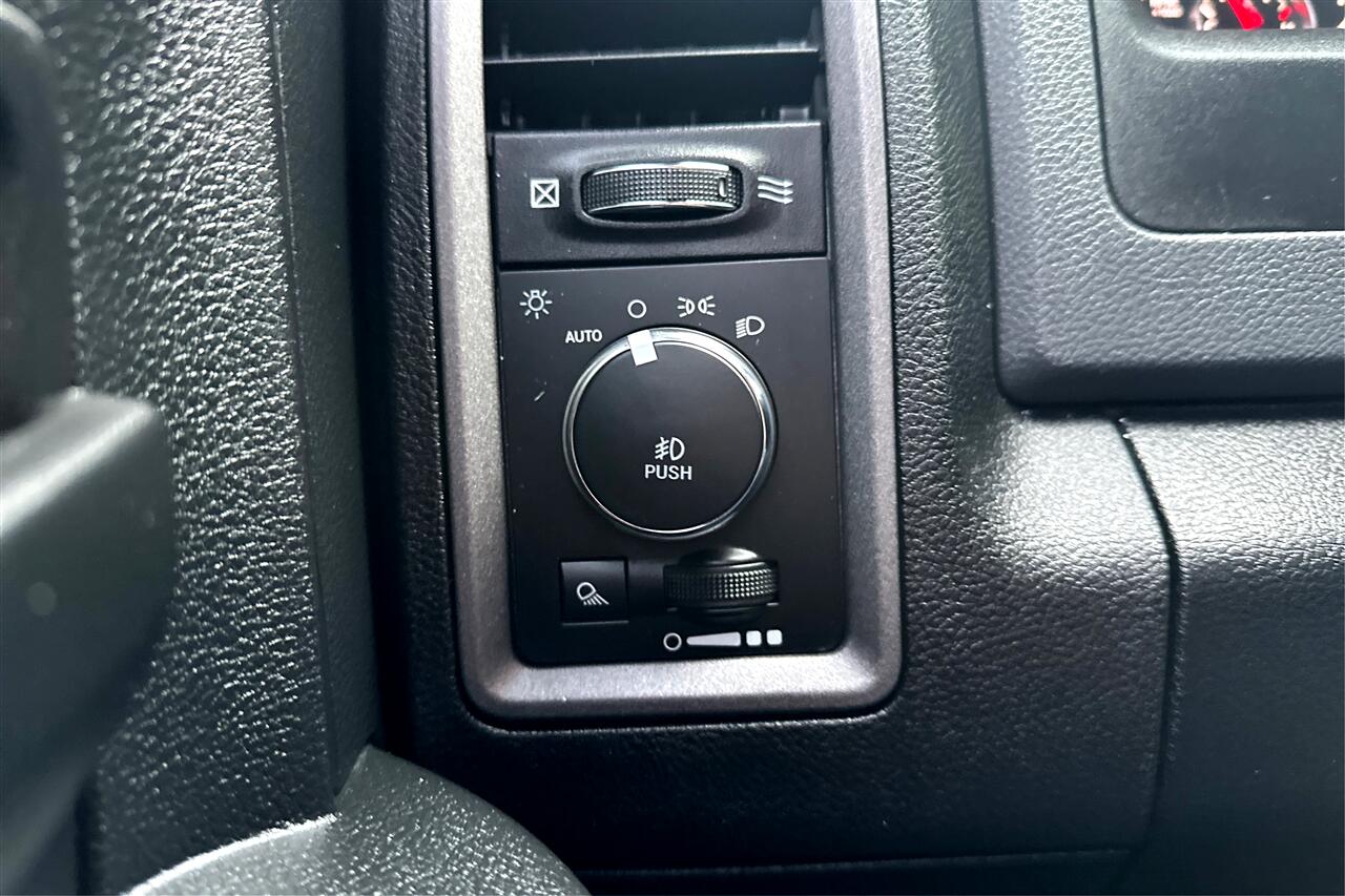 RAM 1500 ST Crew Cab 4WD 2017