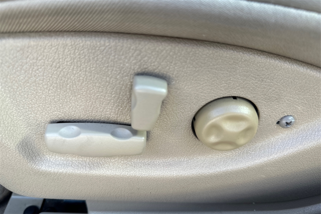 Cadillac STS 4D Sedan V6 2011