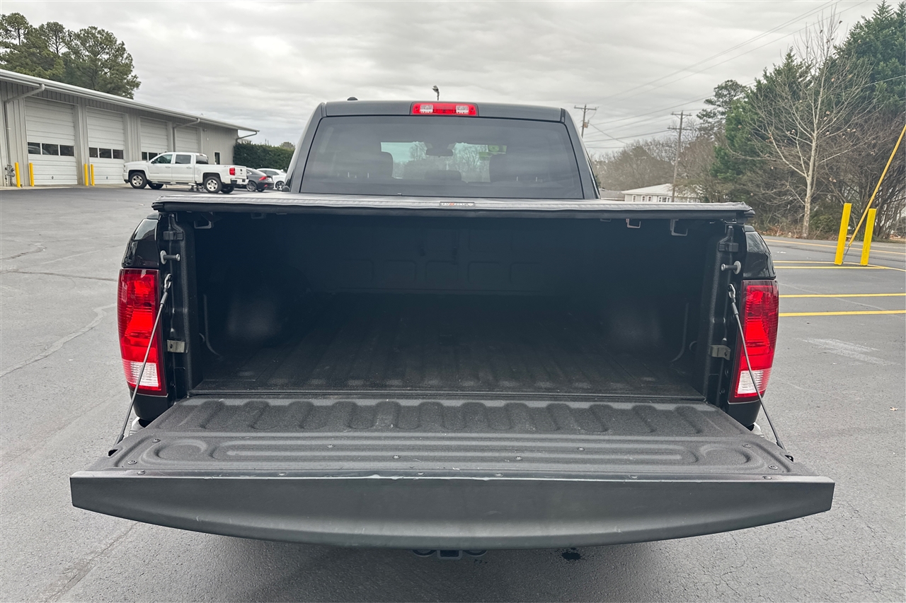 RAM 1500 ST Crew Cab 4WD 2016