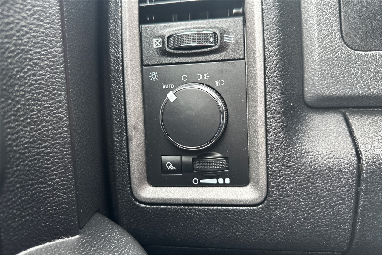 RAM 1500 ST Crew Cab 4WD 2016