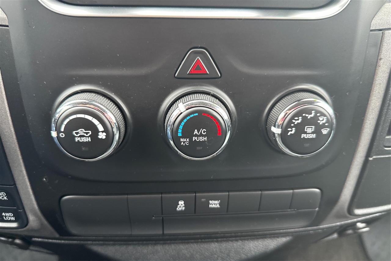 RAM 1500 ST Crew Cab 4WD 2016