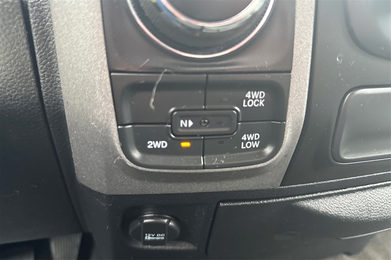 RAM 1500 ST Crew Cab 4WD 2016