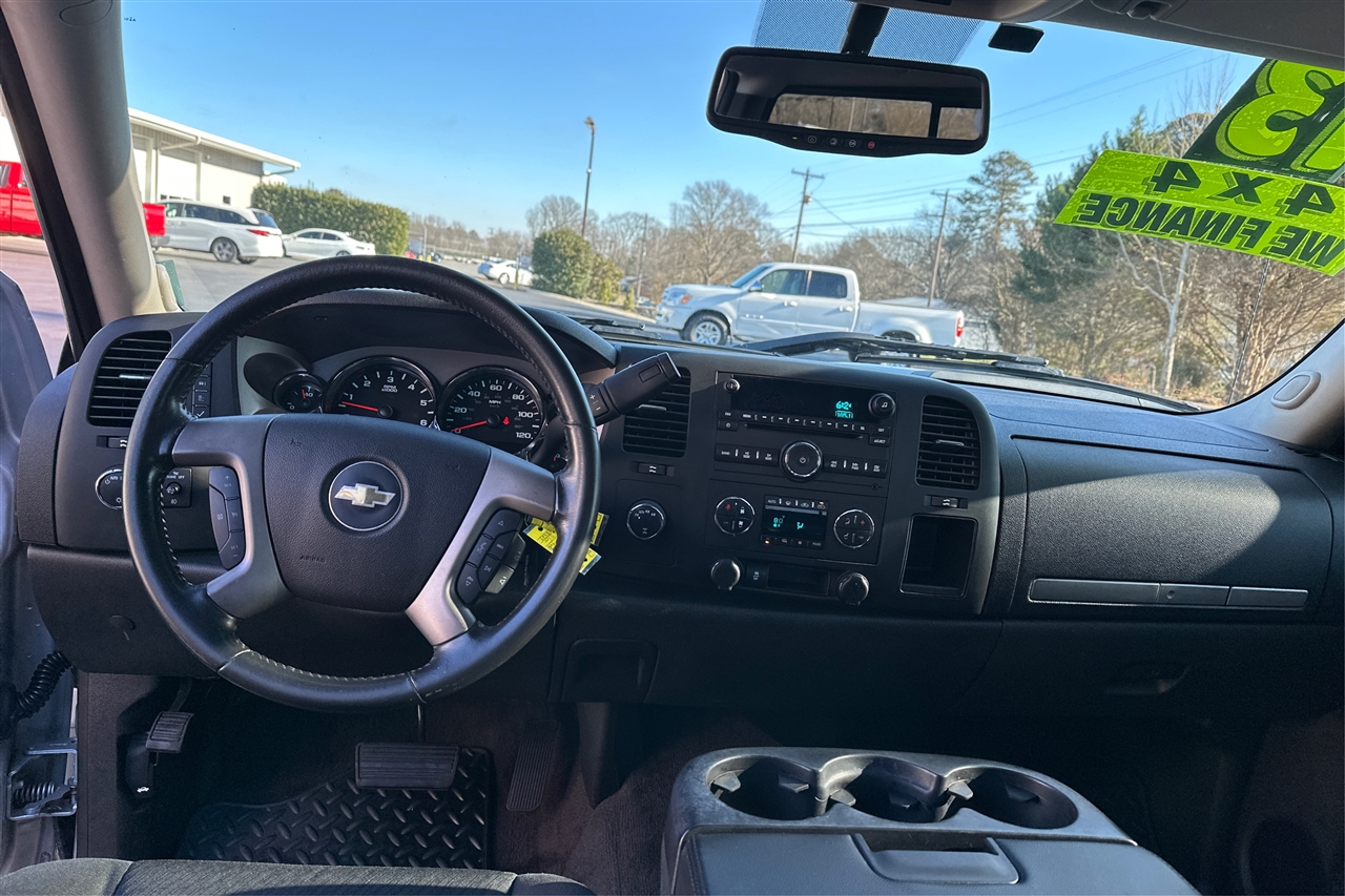 Chevrolet Silverado 1500 4WD Ext Cab 134.0" LT 2013