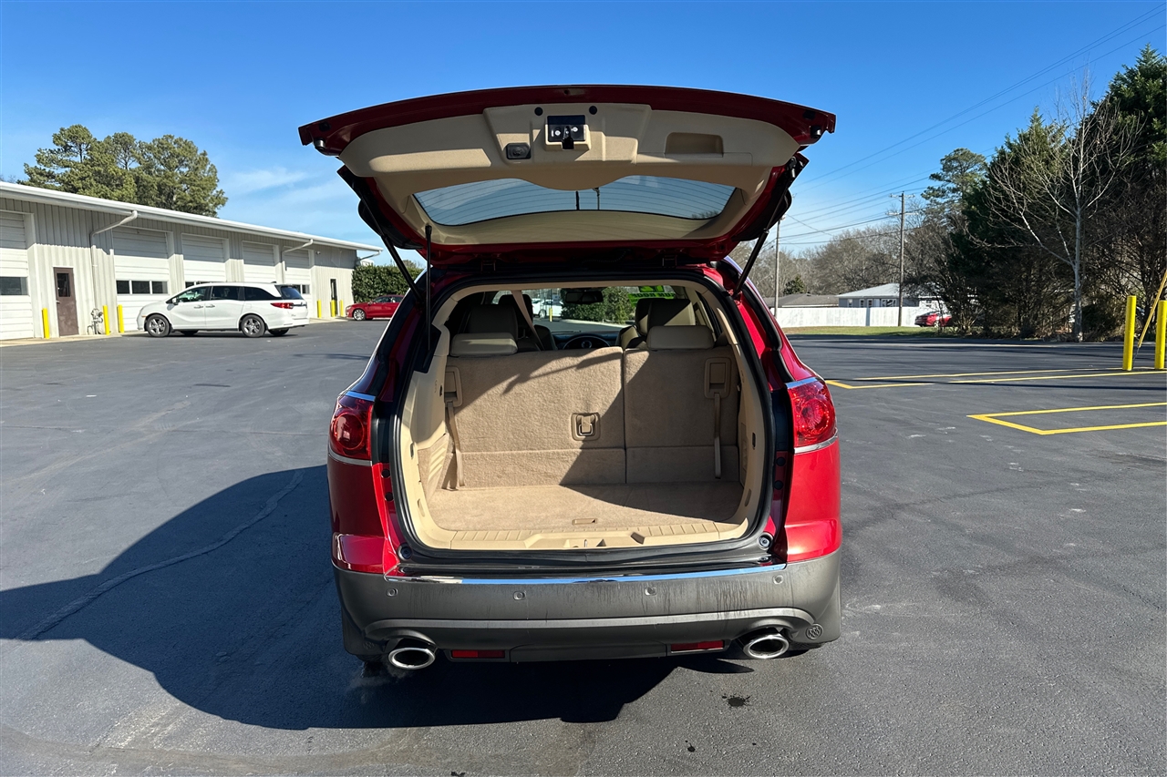 Buick Enclave Premium 4D SUV FWD 2012