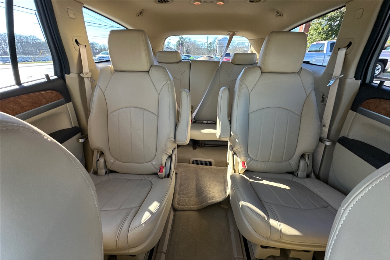 Buick Enclave Premium 4D SUV FWD 2012