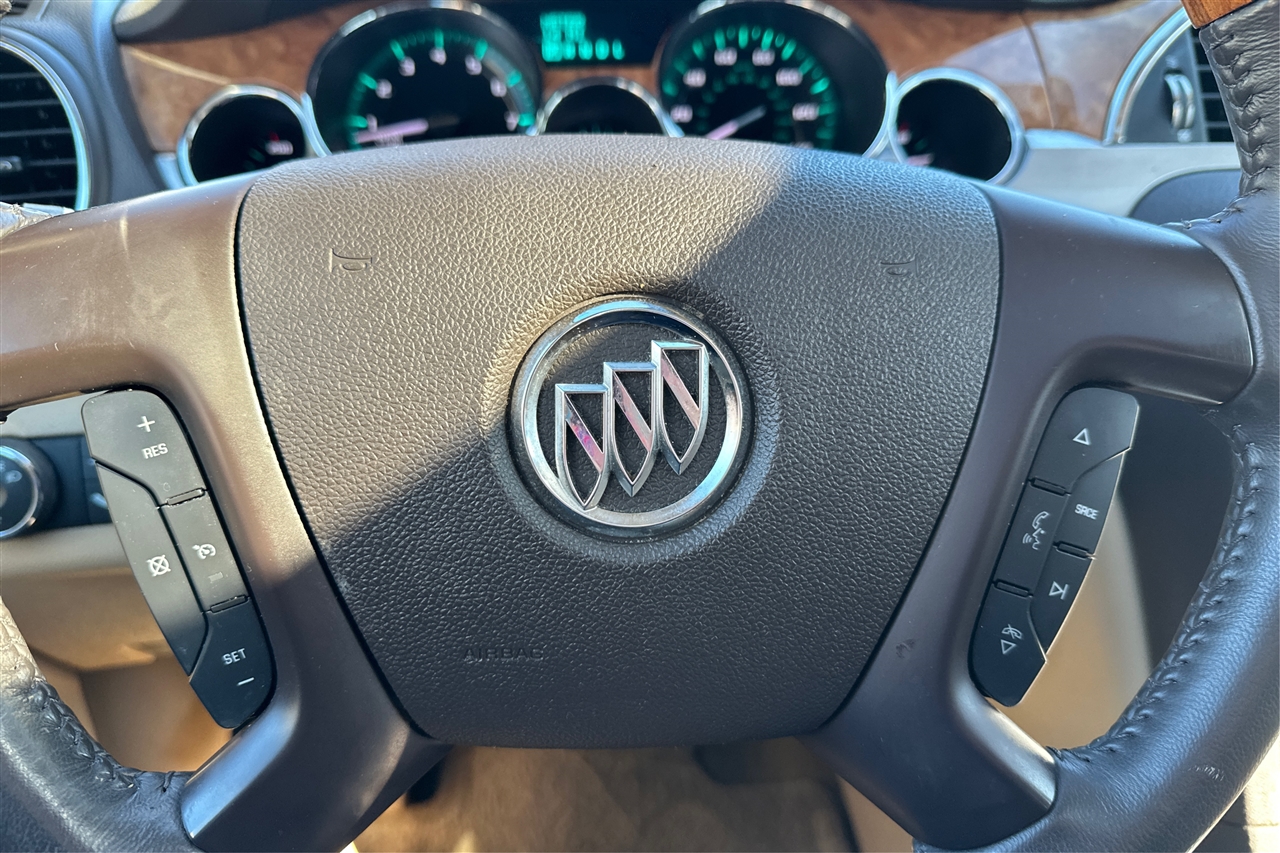 Buick Enclave Premium 4D SUV FWD 2012