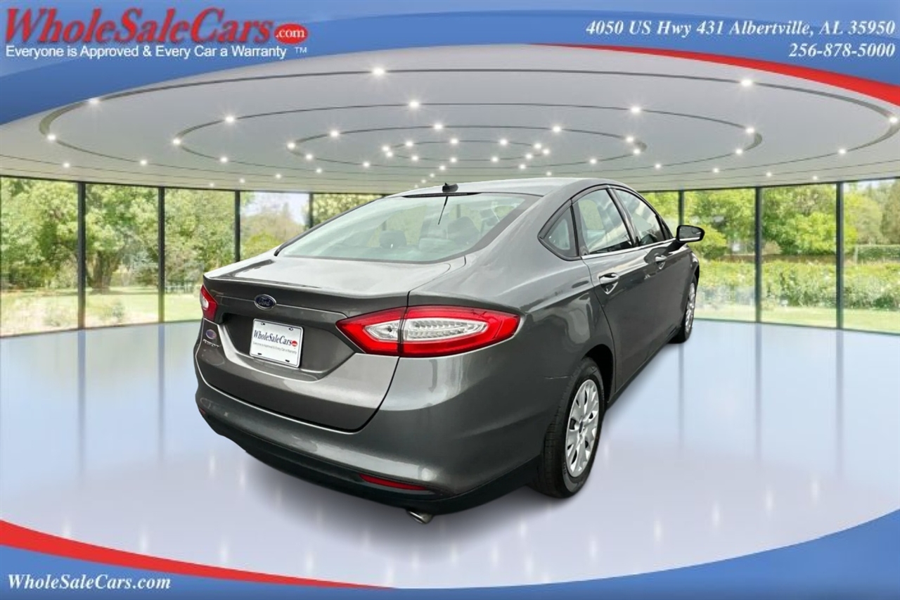 2013 Ford Fusion S's photo