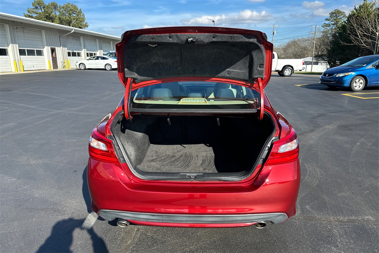 Nissan Altima SV 4D Sedan 2.5 2016