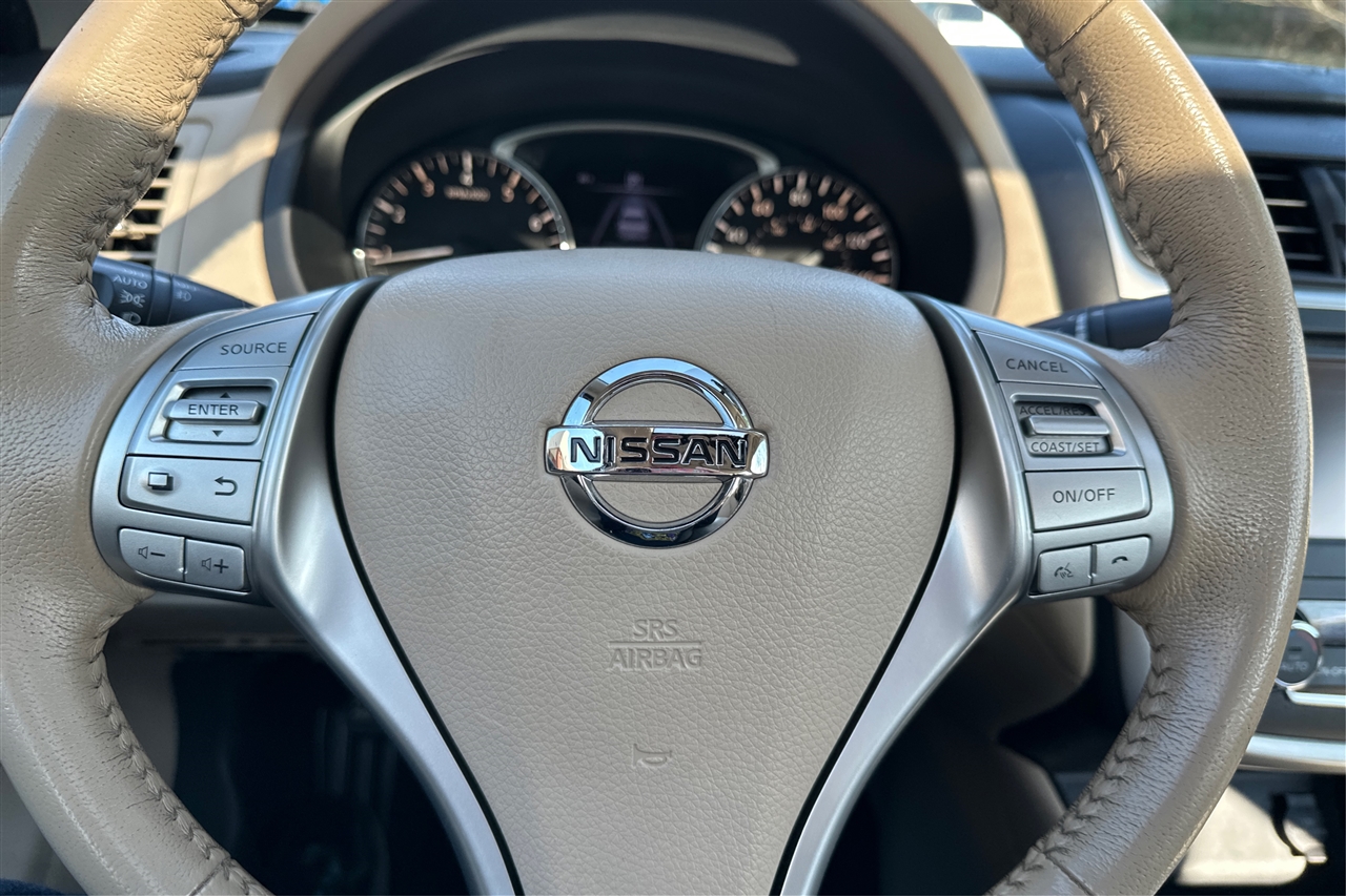 Nissan Altima SV 4D Sedan 2.5 2016