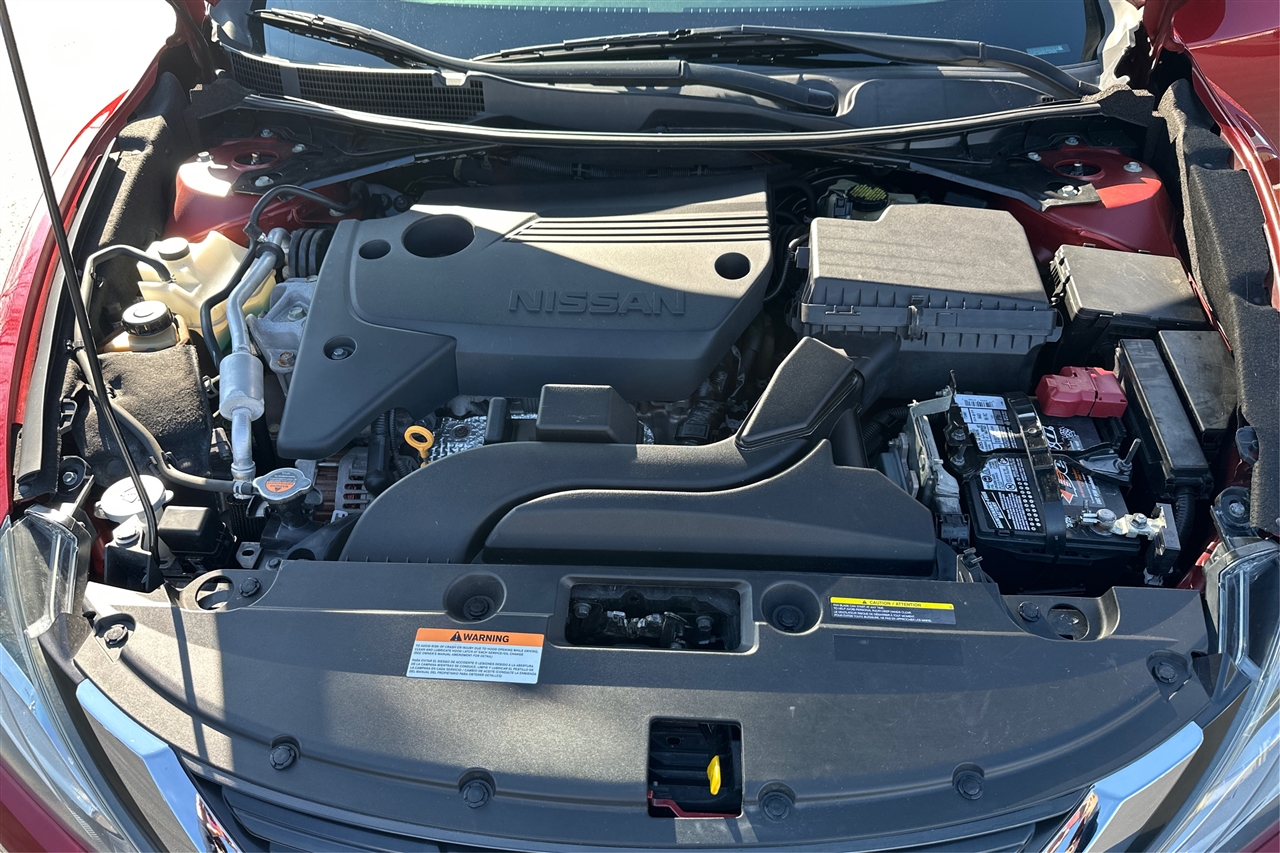 Nissan Altima SV 4D Sedan 2.5 2016