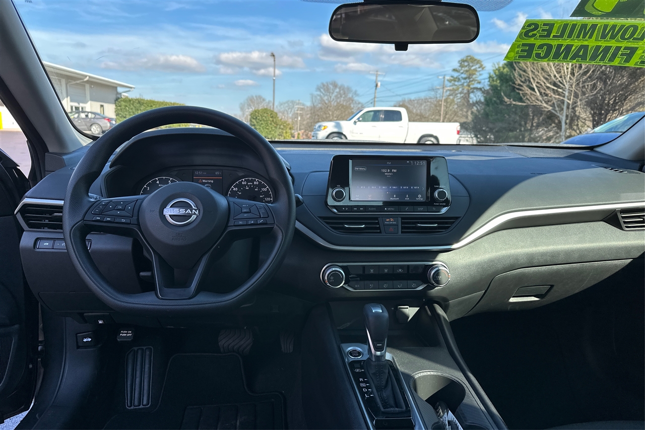 Nissan Altima S 4D Sedan 2.5 2024