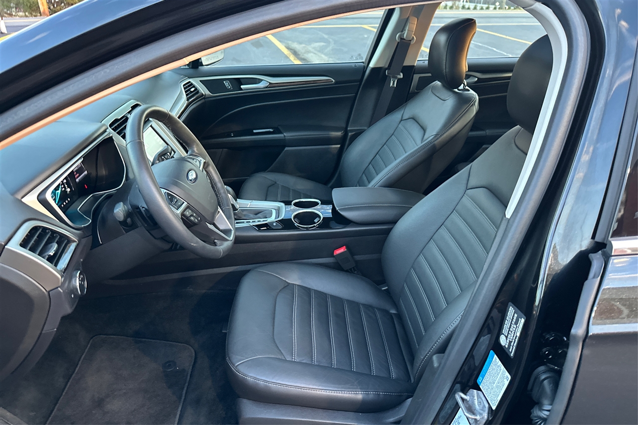 Ford Fusion SE 4D Sedan 2014